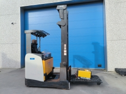 Crown ESR 5260 reachtruck 